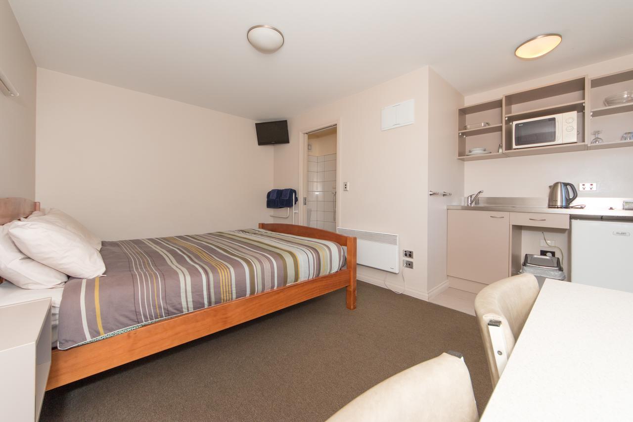 Aaron Lodge Holiday Park Dunedin Exterior photo