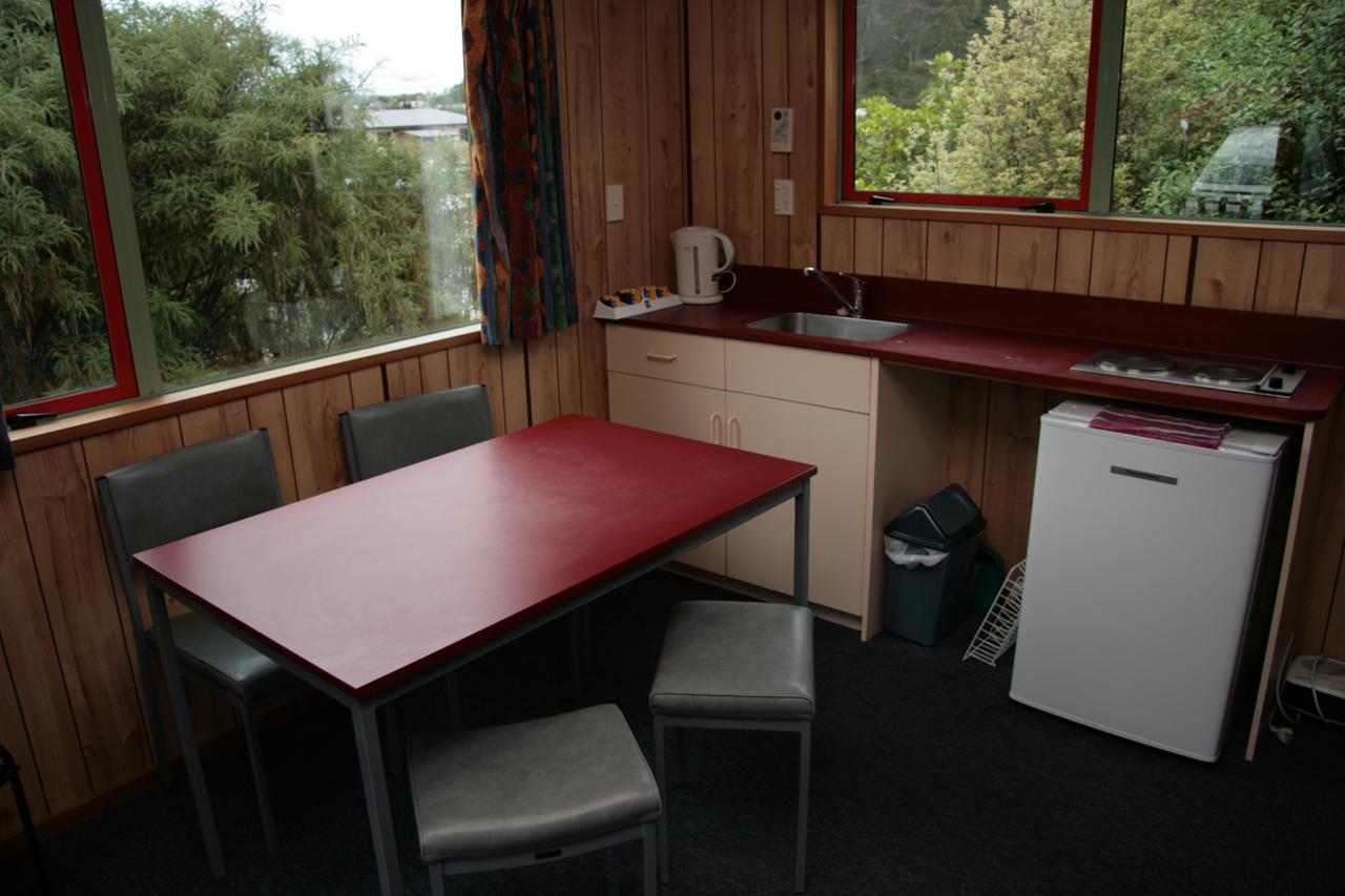 Aaron Lodge Holiday Park Dunedin Exterior photo