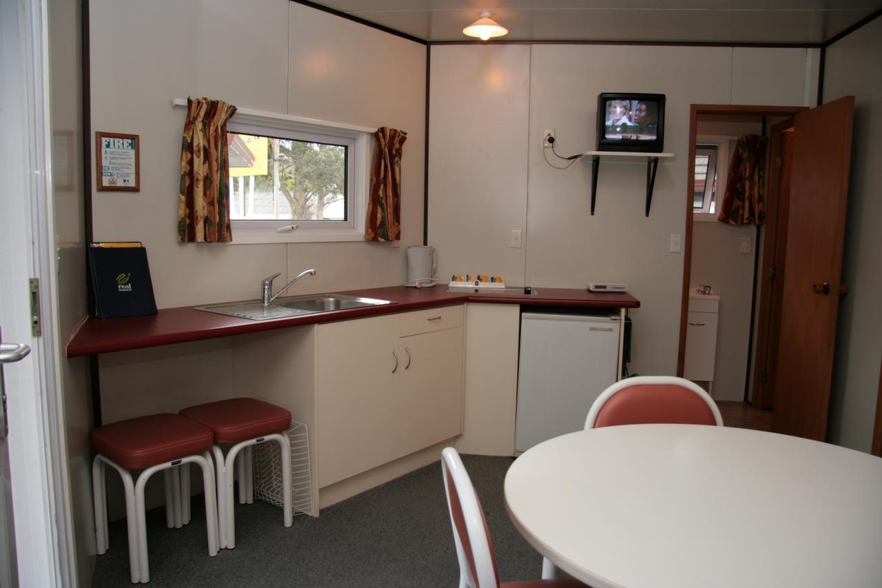 Aaron Lodge Holiday Park Dunedin Exterior photo