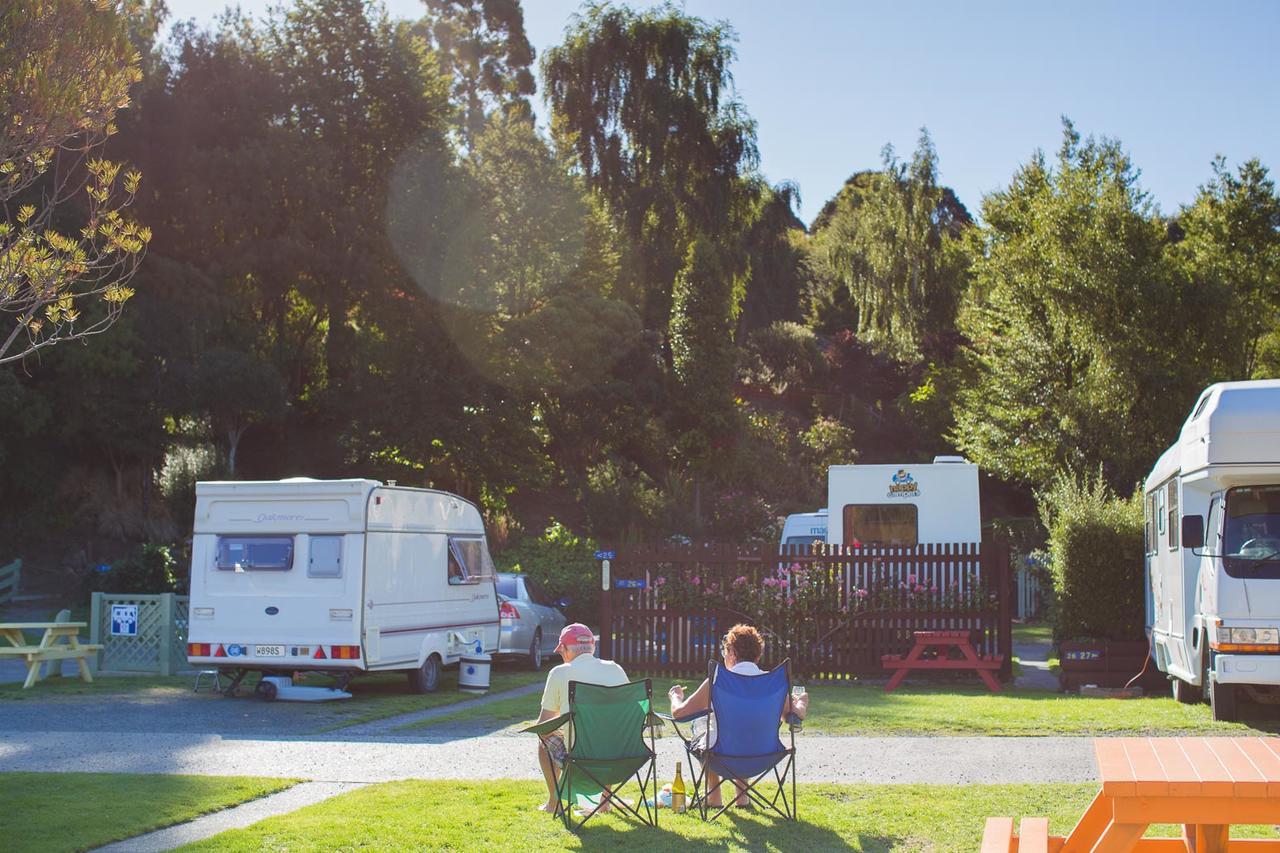 Aaron Lodge Holiday Park Dunedin Exterior photo